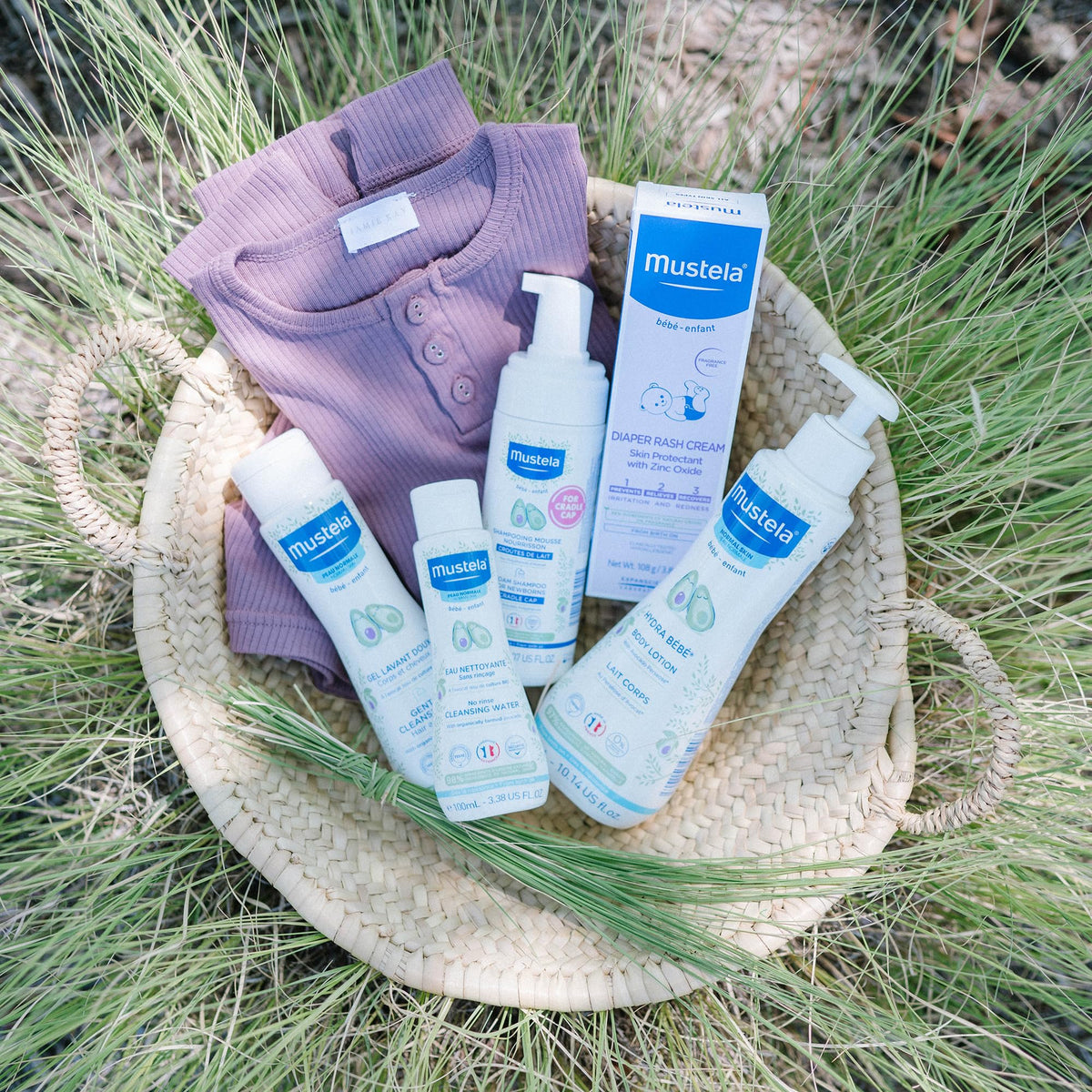 Mustela Newborn Arrival Gift Set - Baby Skincare & Bath Time Essentials - Natural & Plant Based - 5 Items Set